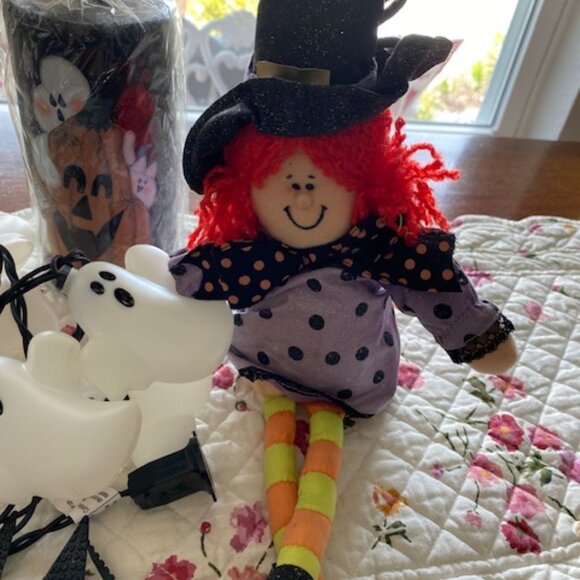 8 kid-FRIENDLY Halloween WITCHES ~ GHOSTS ~ BATS Figurines ~ LIGHTS ~ candles - Picture 8 of 14